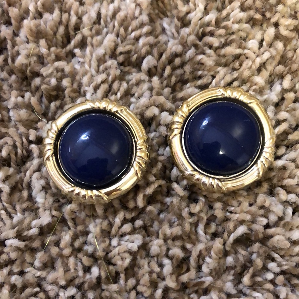 💖Studded Earrings - Picture 3 of 7